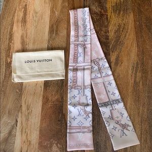 LV Scarf barely used